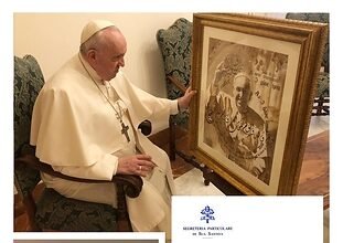 Pope Francis' Coffee-Painted Portrait by Erguvan Art & Academy CEO Dr. Ali Karatay Presented at the Vatican