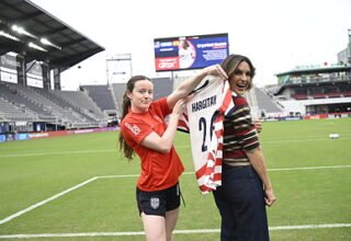 Purina and Mariska Hargitay Bring the Purple Leash Project to U.S. Soccer, Launch Limited-Edition Scarves Supporting Abuse Survivors and Pets